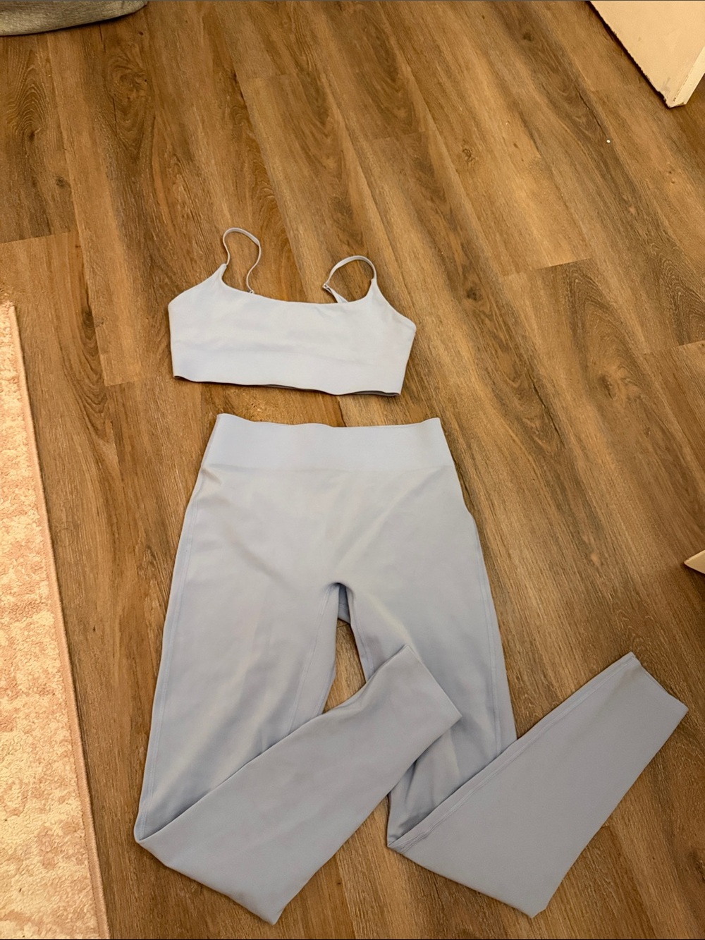Le Ore Pale Blue Active Set - sports bra & Leggings